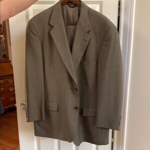 Men's Warehouse - Gently Worn Brown Checked Suite